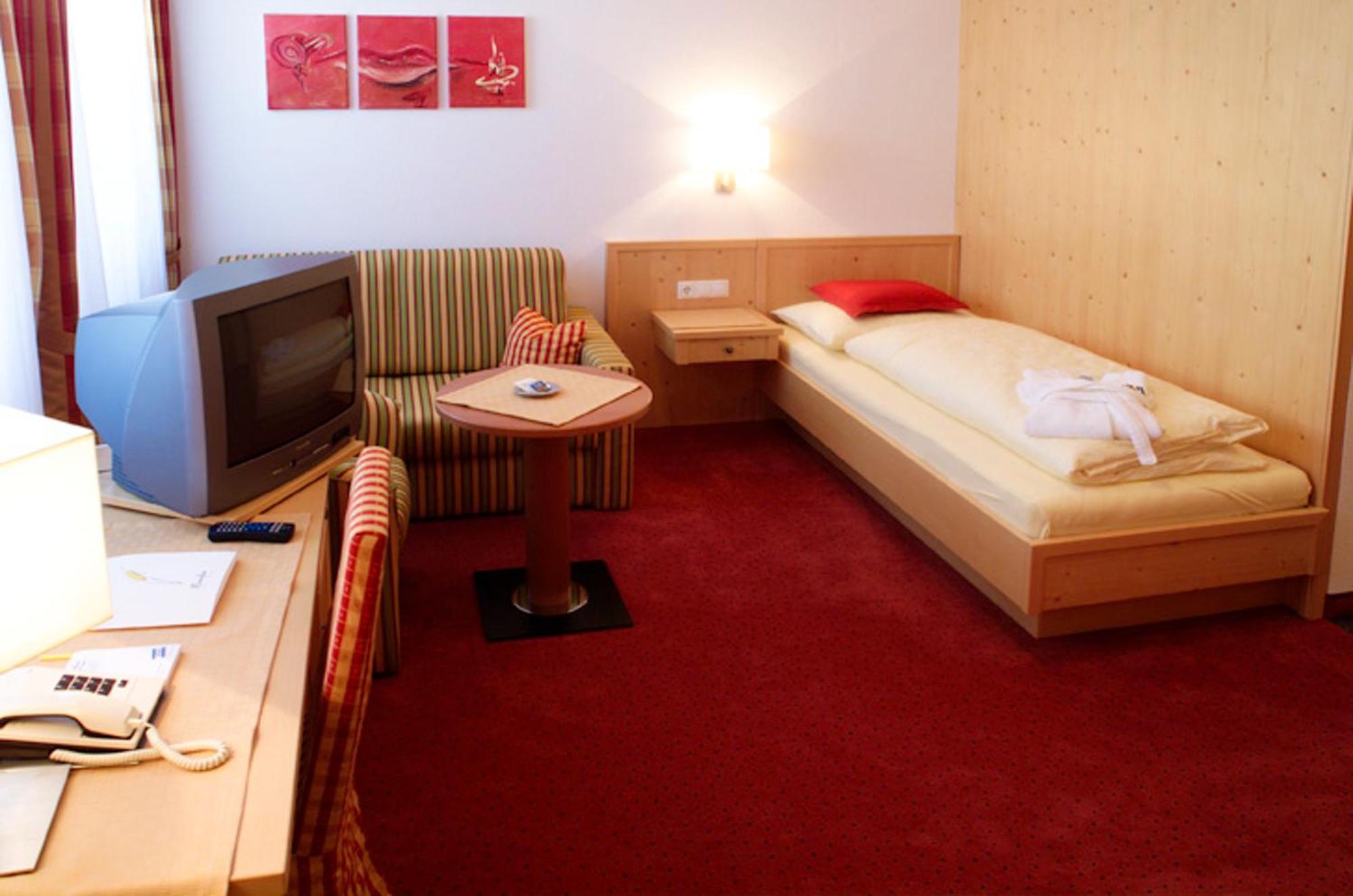 Hotel Mohnenfluh Lech am Arlberg Habitación foto